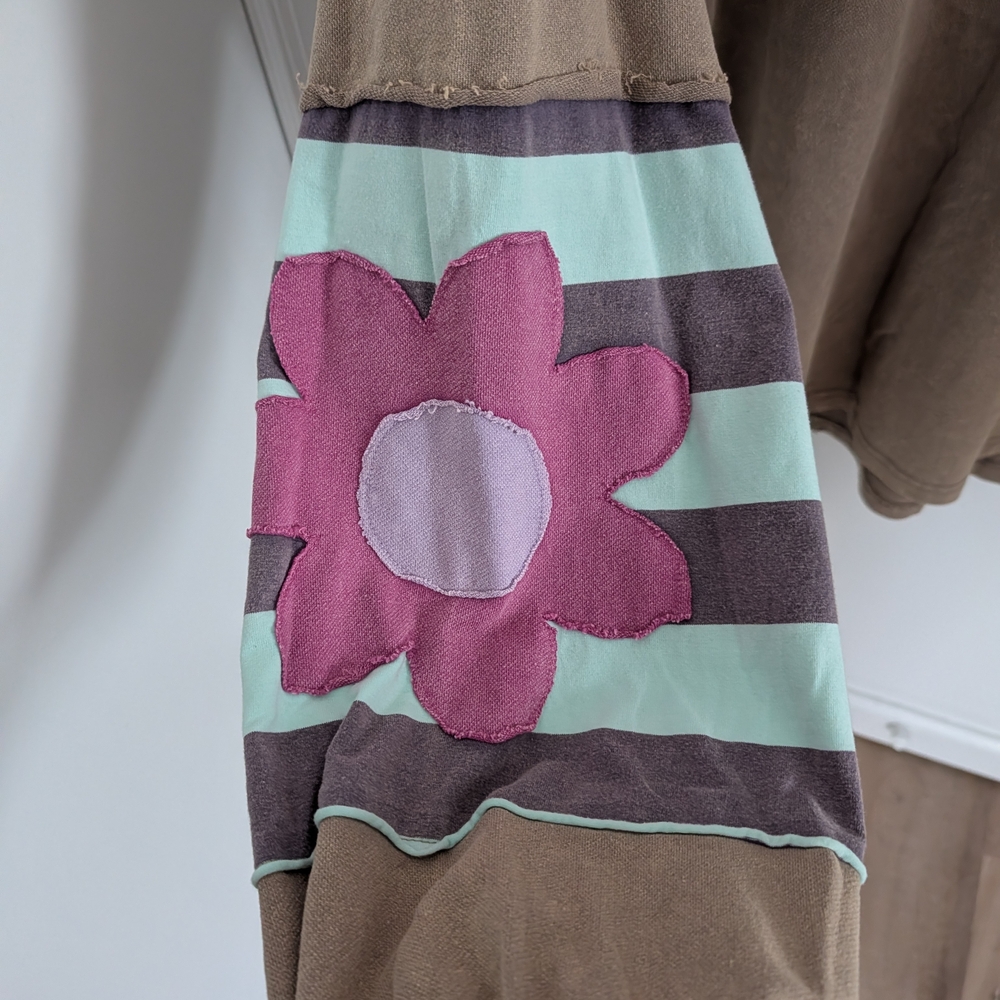 easel Taupe Pullover with Pink Floral Sleeve Panels - Picture 2 of 4